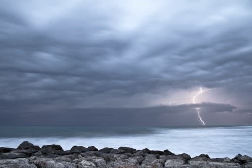 Premiers orages de l'année 2012.