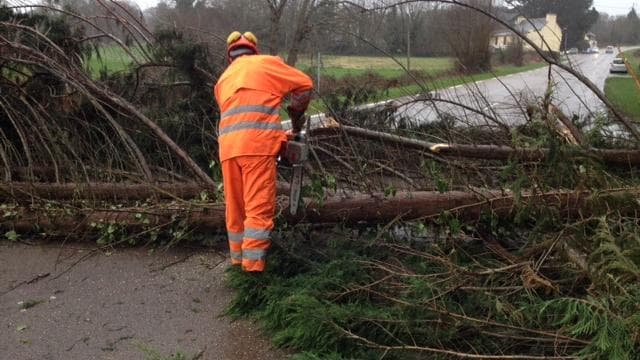 Image d'illustration pour Dépression Petra les 4 et 5 février - tempête et vagues sur l'Ouest