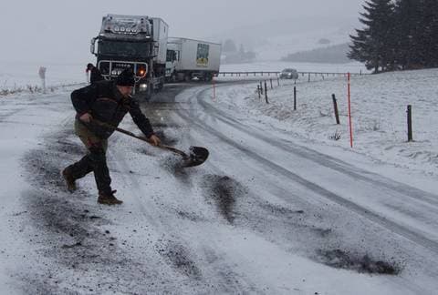 Image d'illustration pour Gelée sur le Nord-Ouest et neige à basse altitude sur le Massif Central