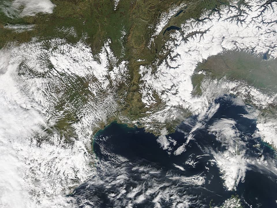 Image d'illustration pour Neige aux Etats-Unis, en Iran et sur les Alpes