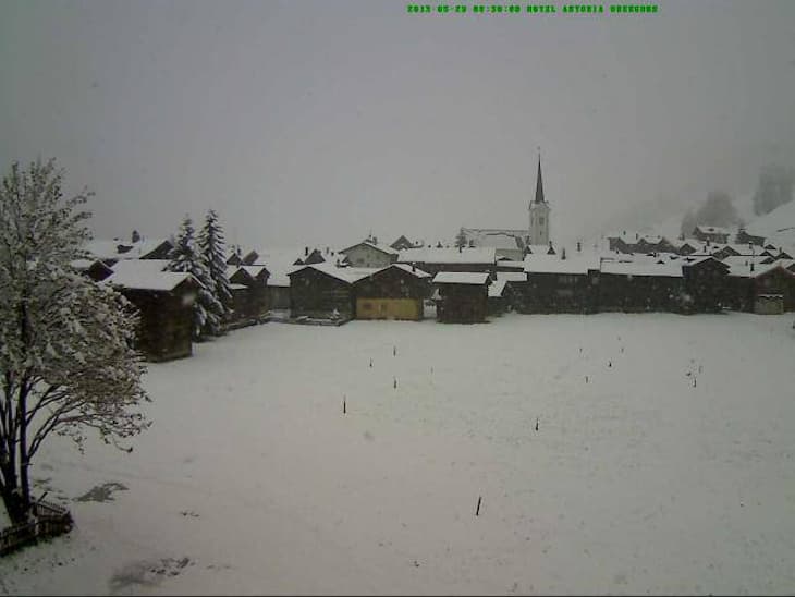 Image d'illustration pour Pluie - neige et orages sur toute la France (sat)