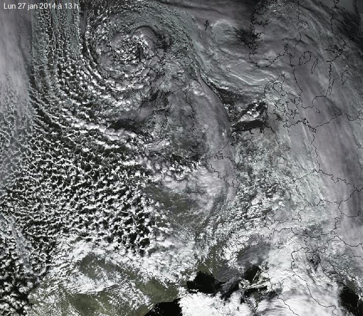 Image d'illustration pour Orages : 4 foudroyés à St Jean de Luz (64)