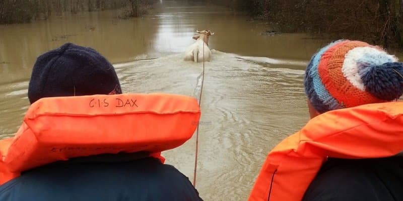 Image d'illustration pour Redoux en montagne : crue, avalanche et éboulement